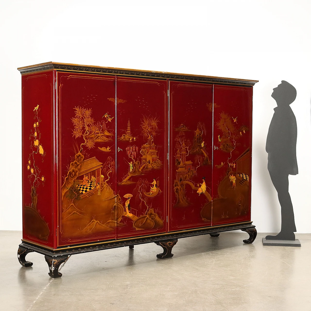 Lacquered and painted wardrobe in chinoiserie style 2