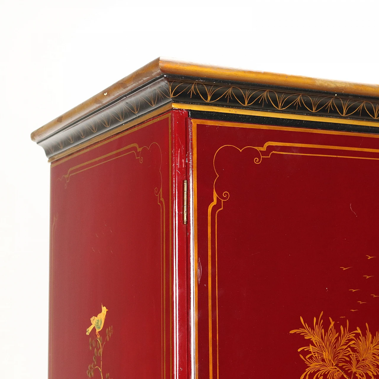 Lacquered and painted wardrobe in chinoiserie style 6