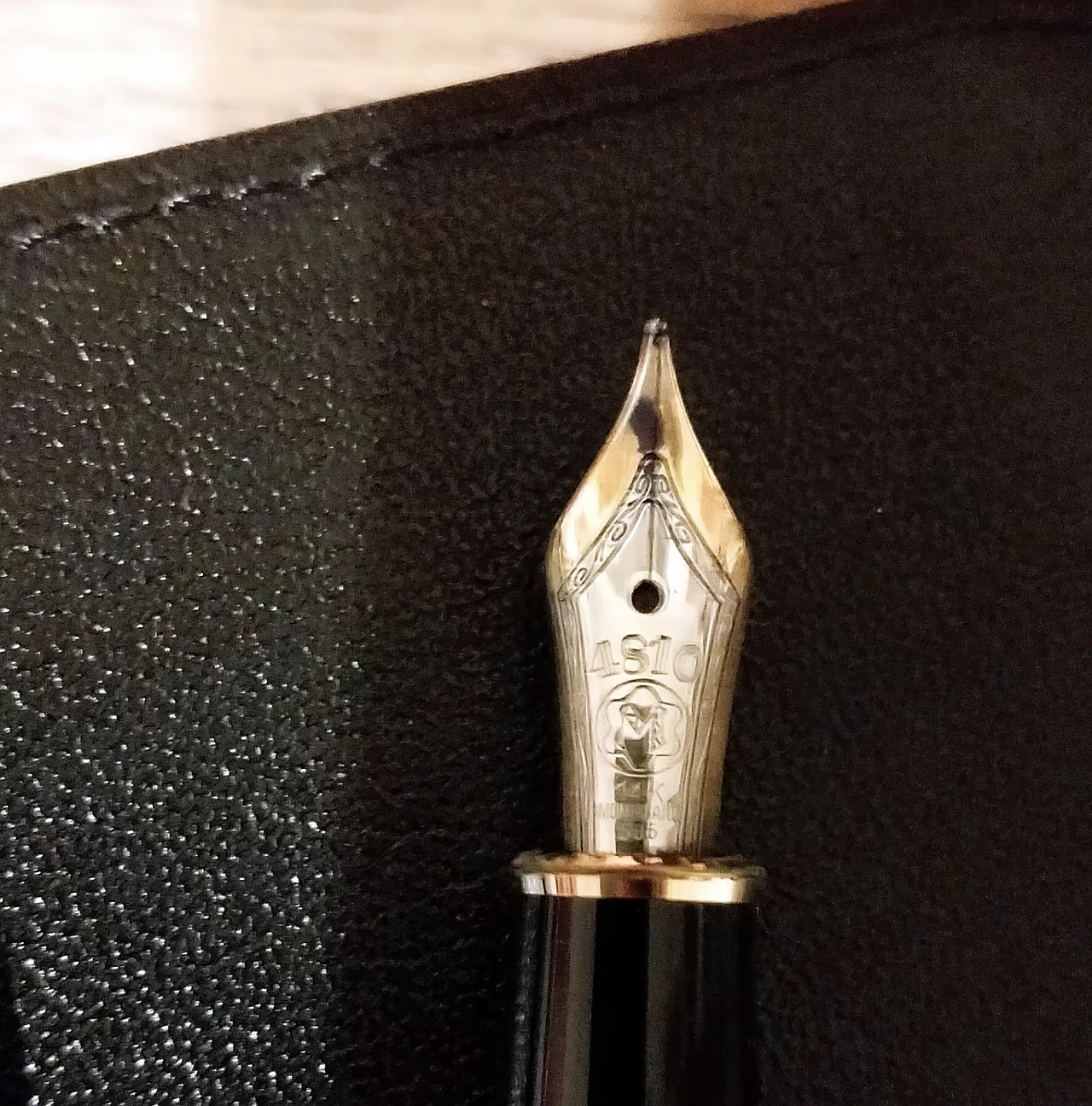 Exclusive Montblanc Meisterstück Trio Set, with its case 4