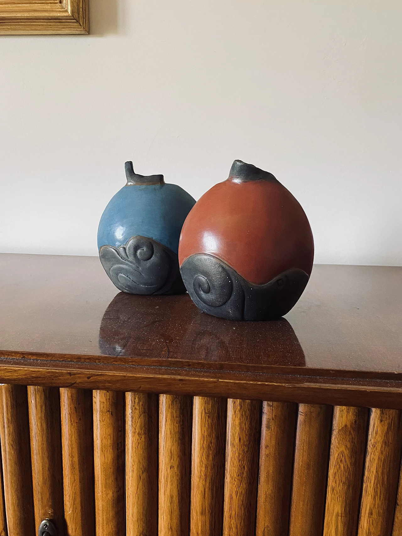 Pair of earthenware vases by Wilmer W Ramirez, 1990s 3