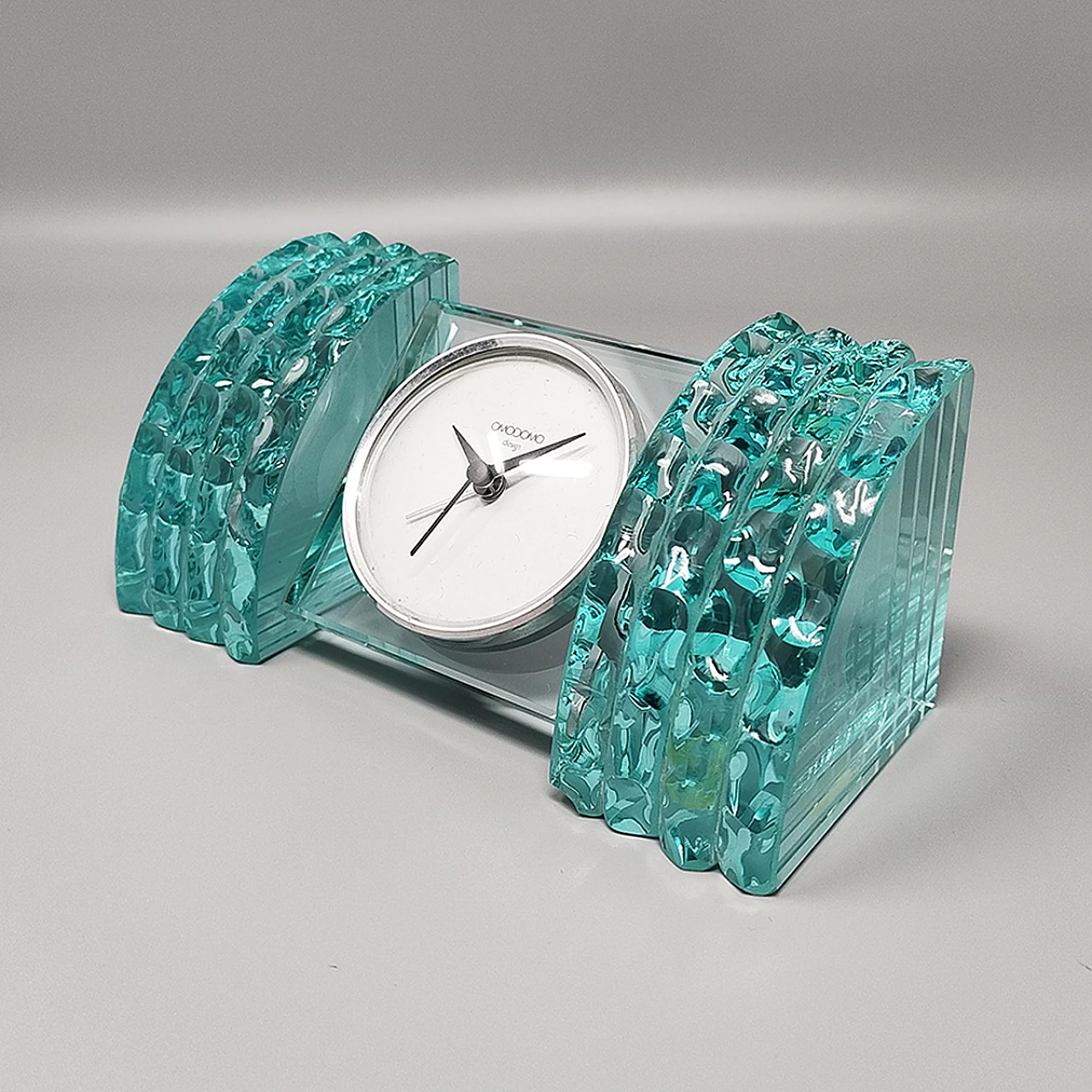 Table Clock by Omodomo in light blue crystal, 1970s 4