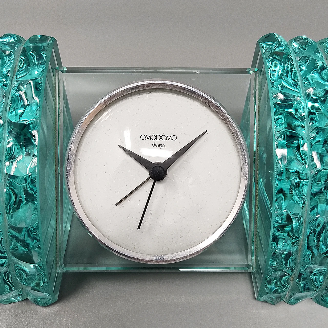 Table Clock by Omodomo in light blue crystal, 1970s 6