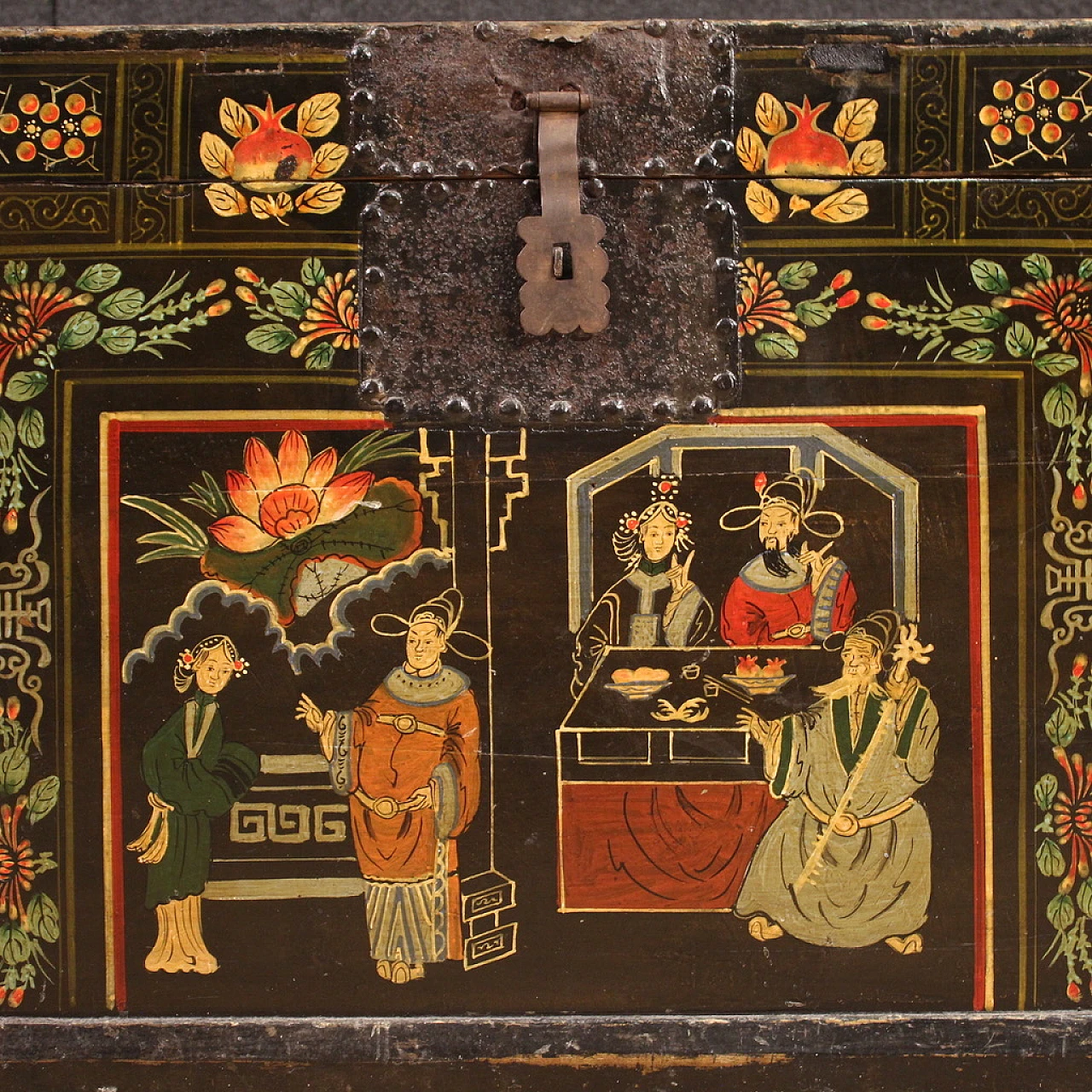 Small Chinese chest from the 20th century 9