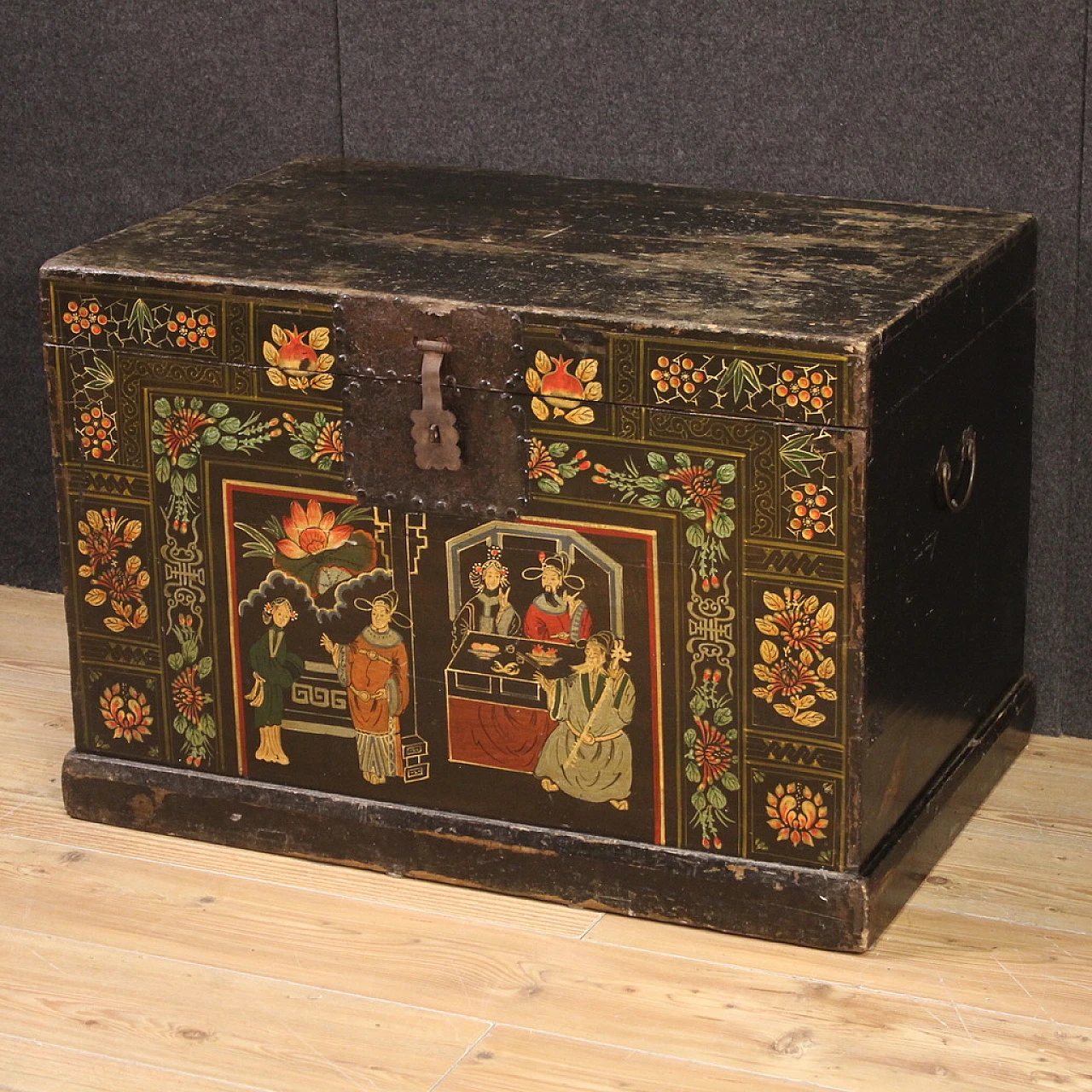 Small Chinese chest from the 20th century 12