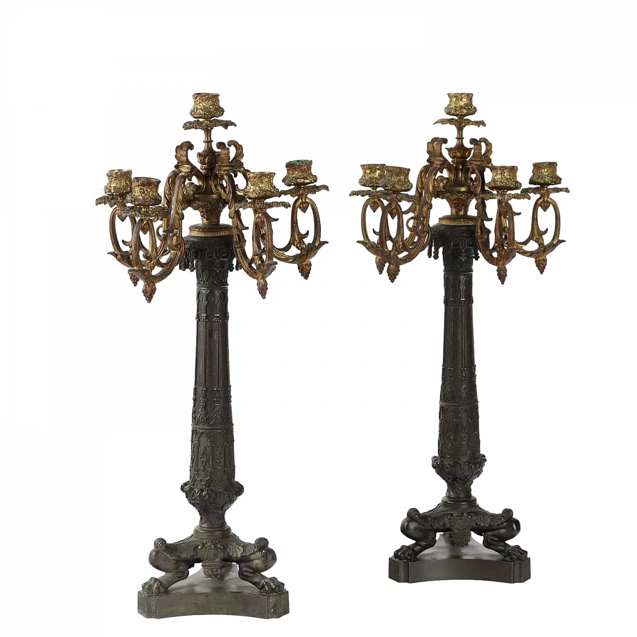 Coppia di candelabri Neogotici in bronzo, '800 1