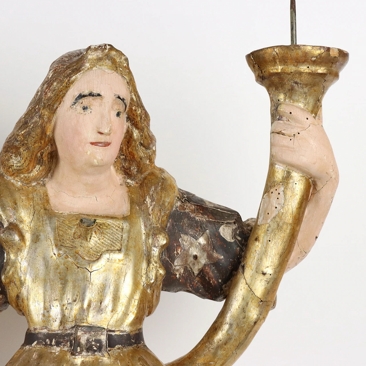 Pair of wooden angel-shaped candle holder, early 18th century 4