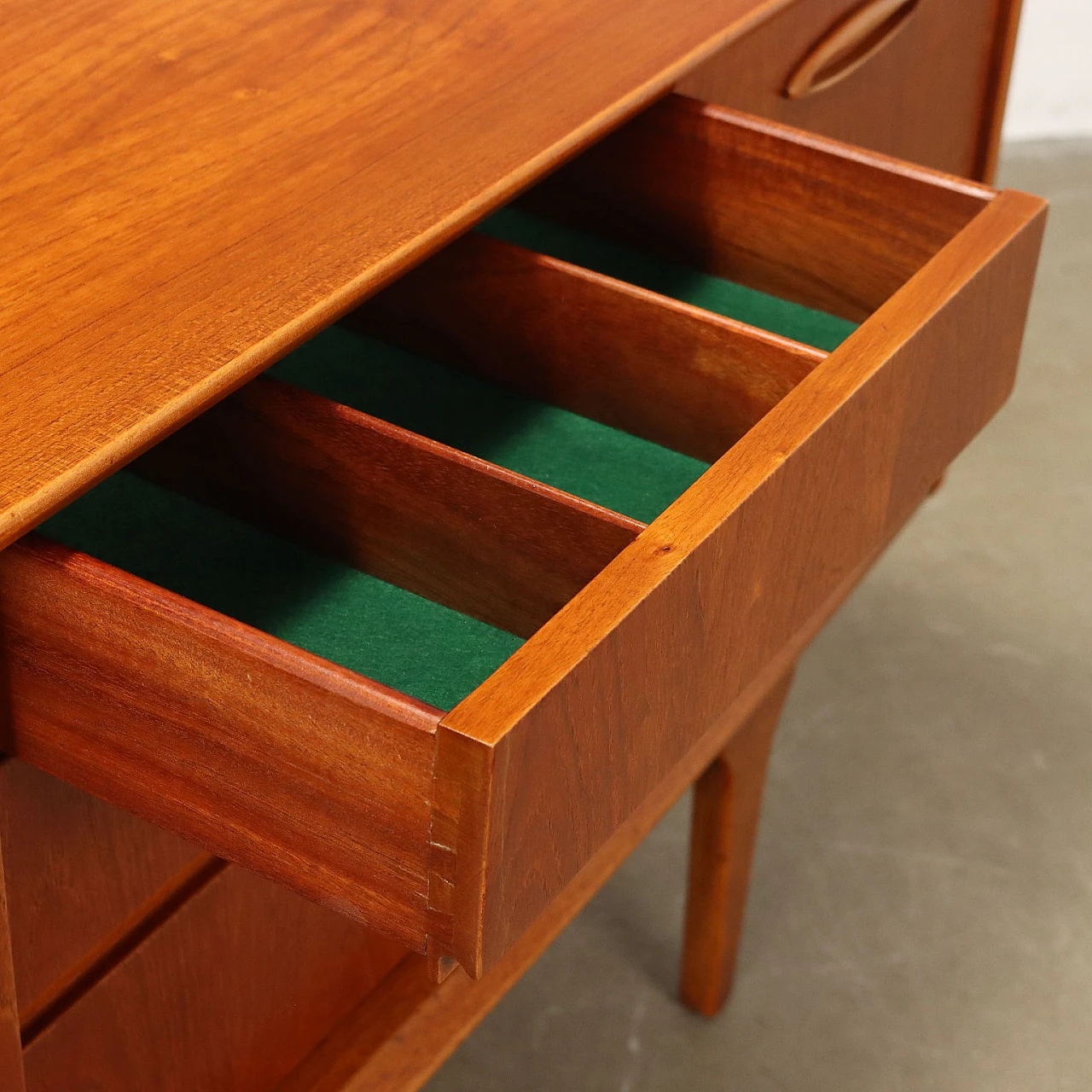 Credenza inglese in legno impiallacciato teak, anni '60 6