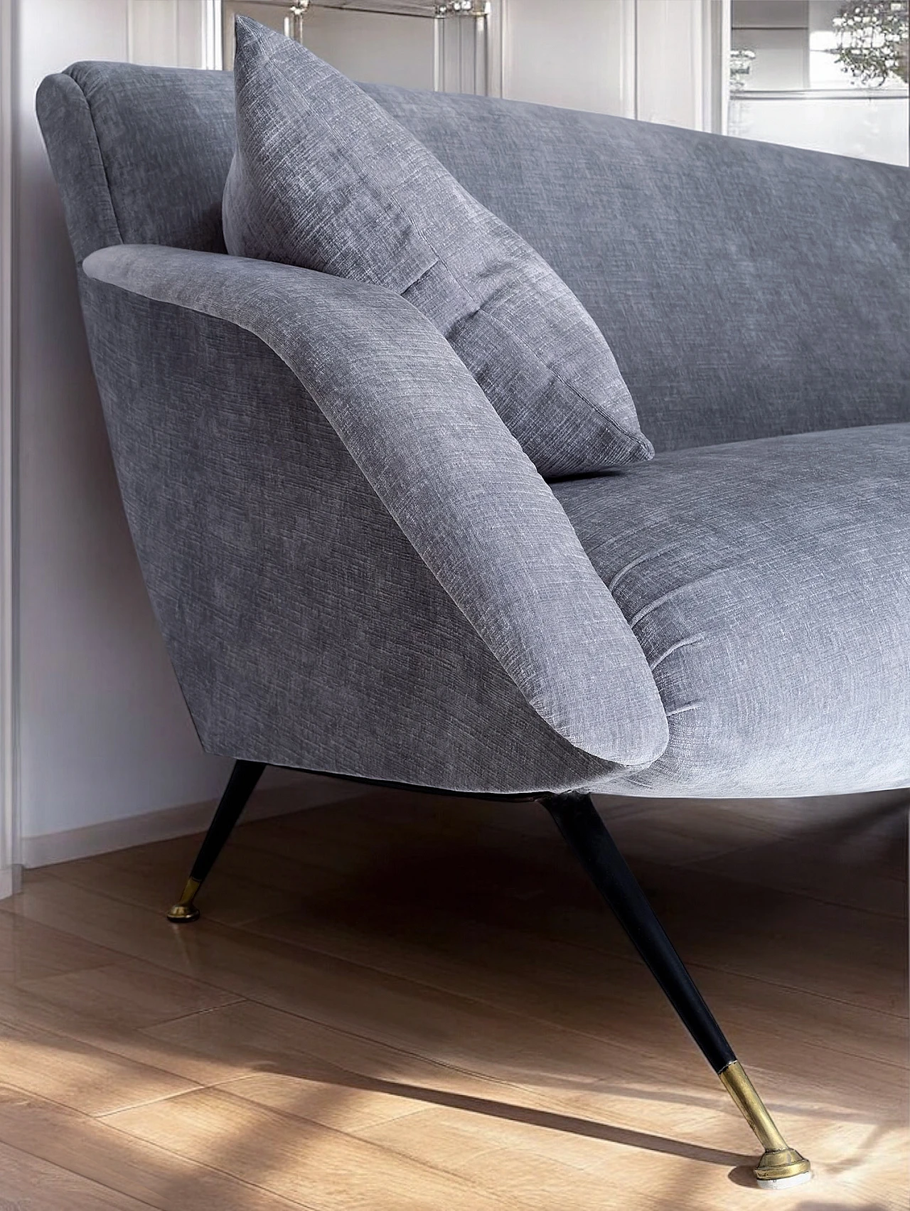 Three-seater gray velvet sofa with cushions, 1950s 6