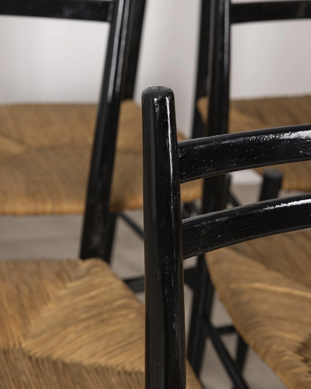 6 Chairs in black wood with rope seats, '50s 2