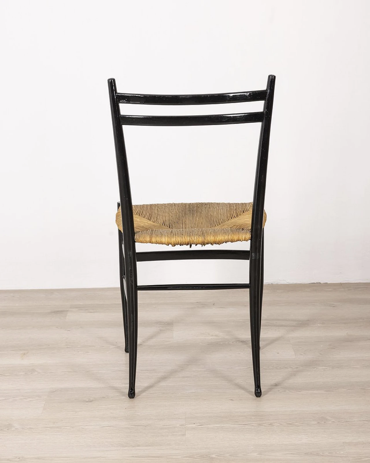 6 Chairs in black wood with rope seats, '50s 5