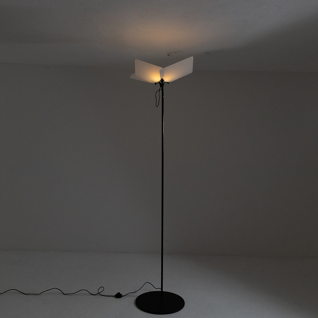 "Farfalle" floor lamp, Lamperti, 1970s 5