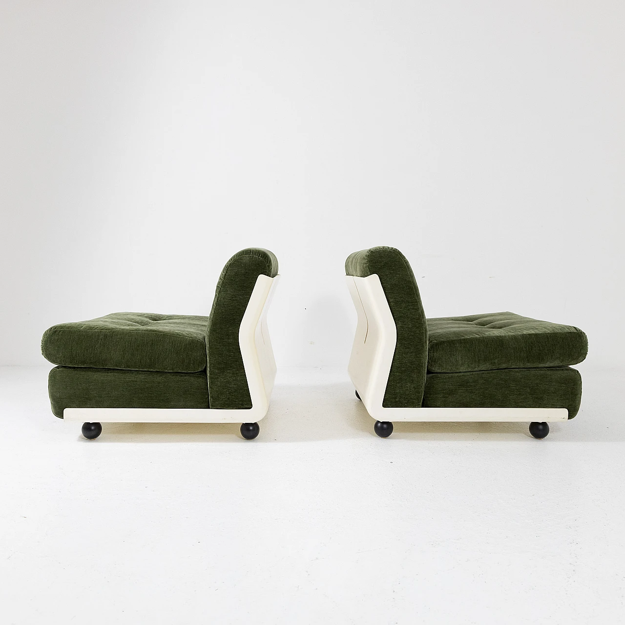 Pair of "Amanta" armchairs, Mario Bellini for C&B Italia 7