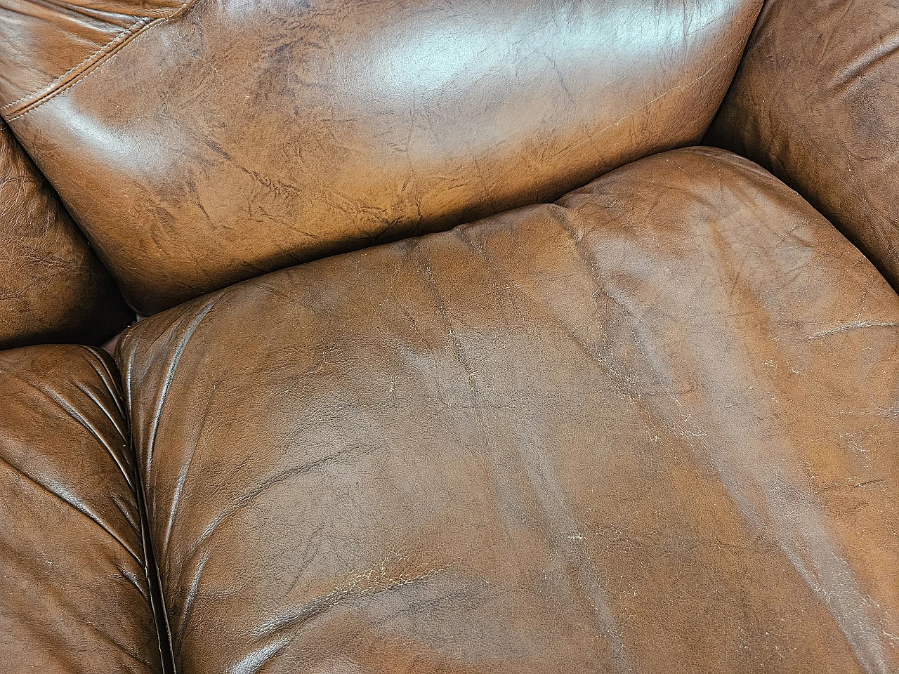 Brown leather club sofa,  1970s 14