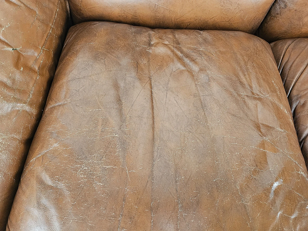 Brown leather club sofa,  1970s 15