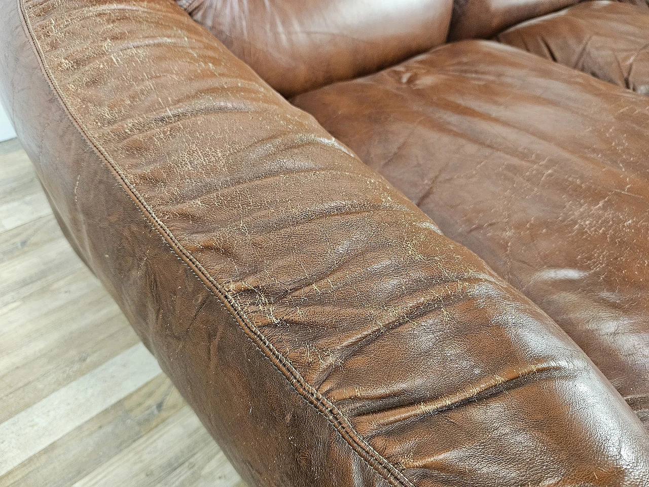 Brown leather club sofa,  1970s 16