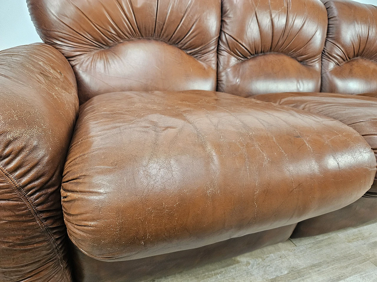 Brown leather club sofa,  1970s 20