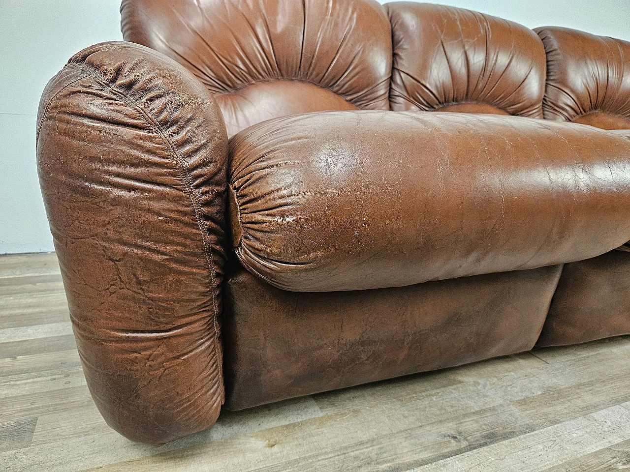 Brown leather club sofa,  1970s 21