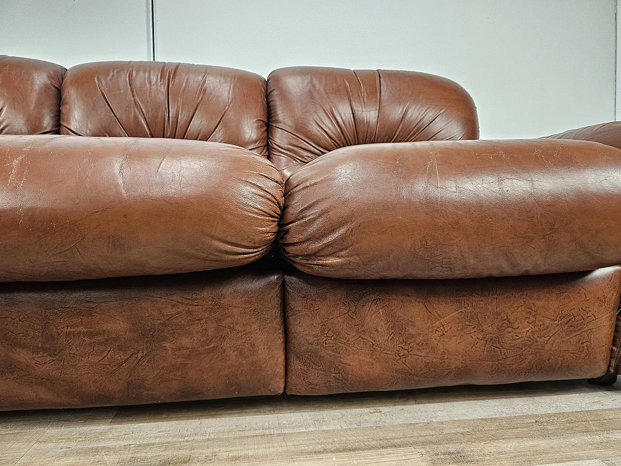 Brown leather club sofa,  1970s 23