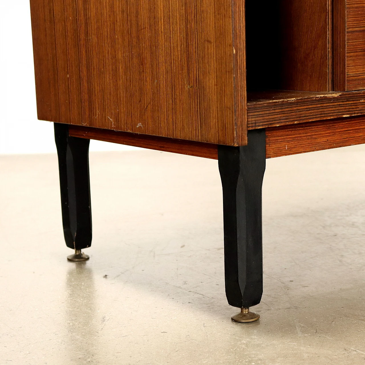 Sideboard in exotic wood veneer and glass, 1960s 8