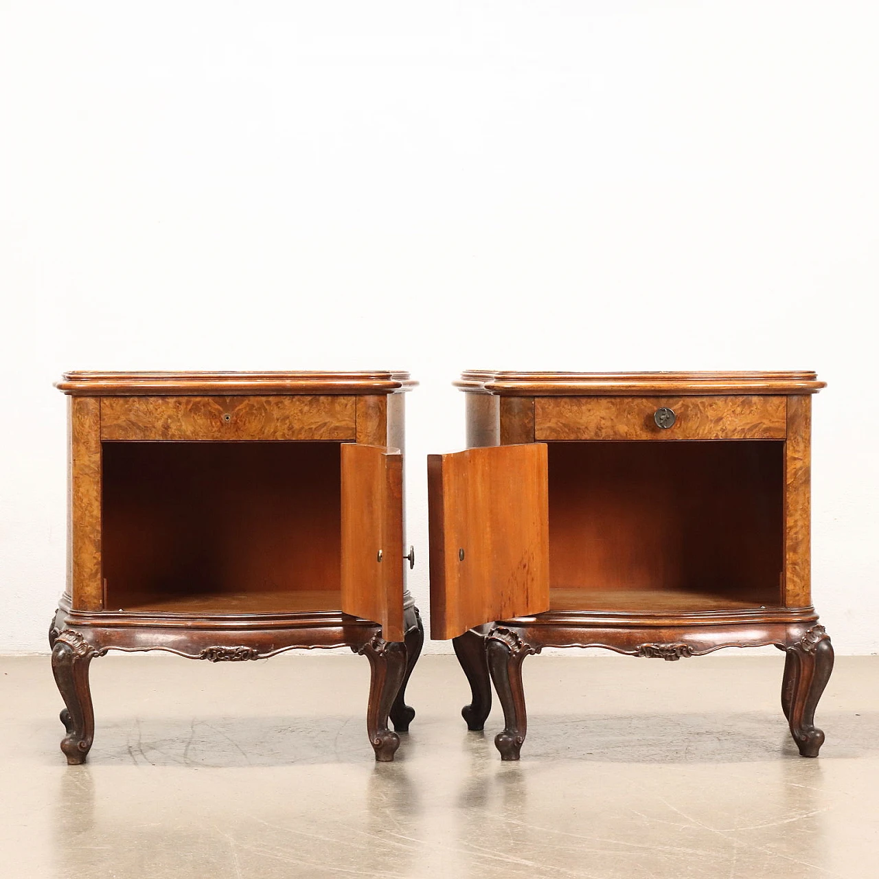 Pair of bedside tables veneered in briar with door and drawer 3