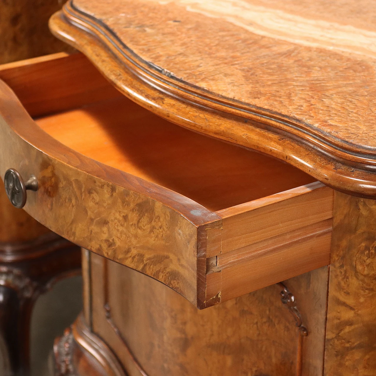 Pair of bedside tables veneered in briar with door and drawer 4