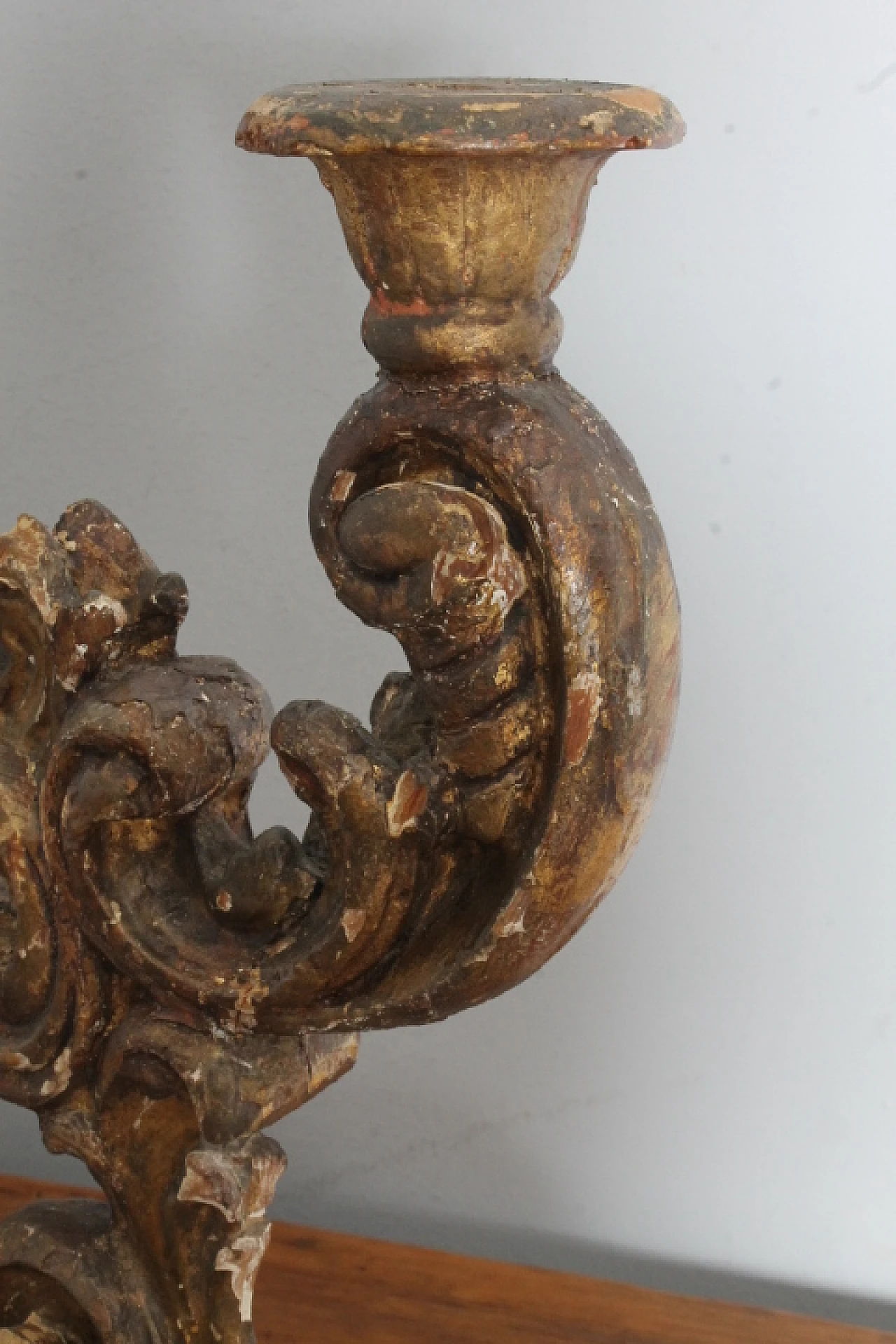 Candelabro o candeliere a due bracci in legno dorato a mecca, '700 4