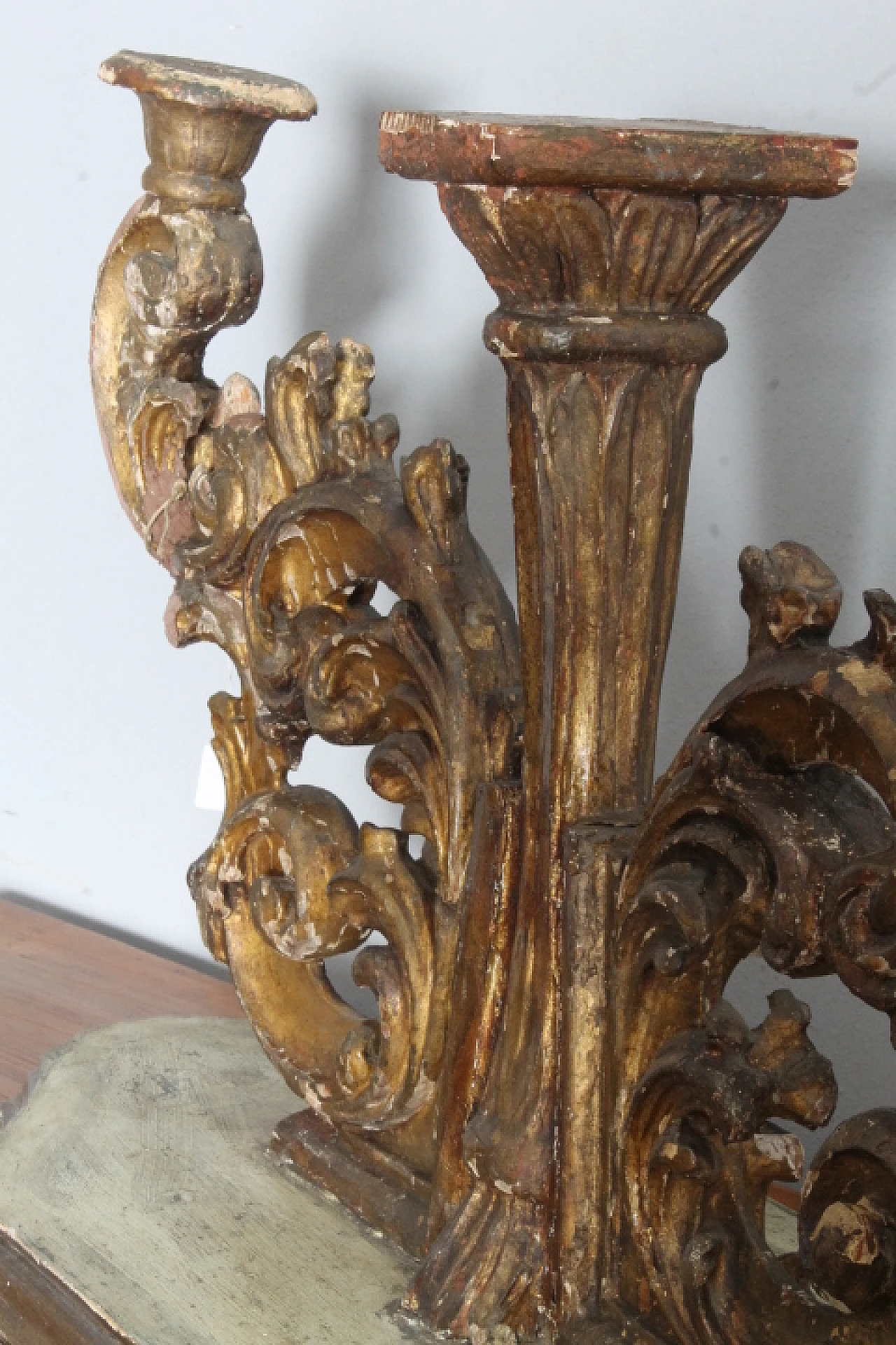 Candelabro o candeliere a due bracci in legno dorato a mecca, '700 6