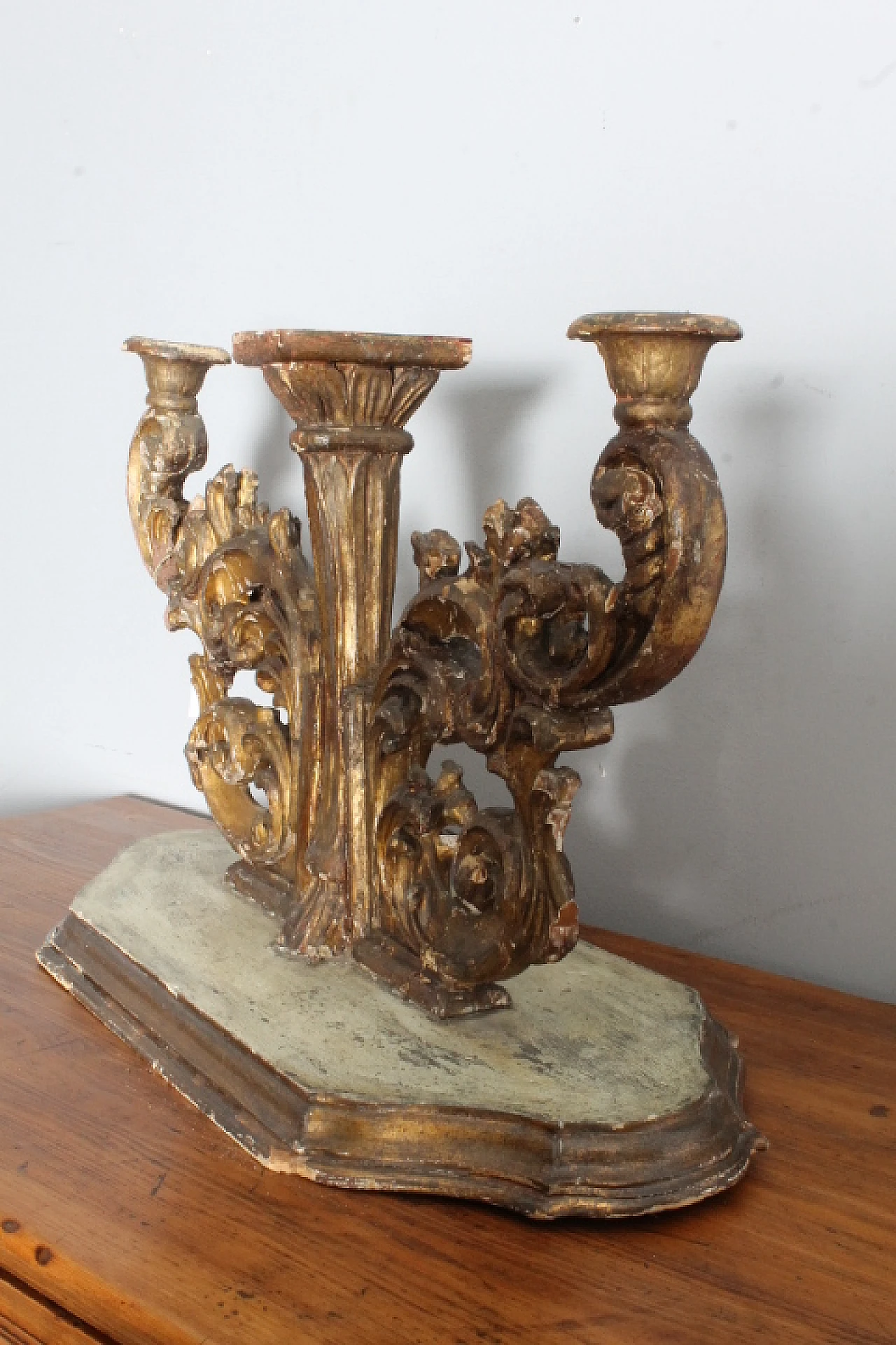 Candelabro o candeliere a due bracci in legno dorato a mecca, '700 7