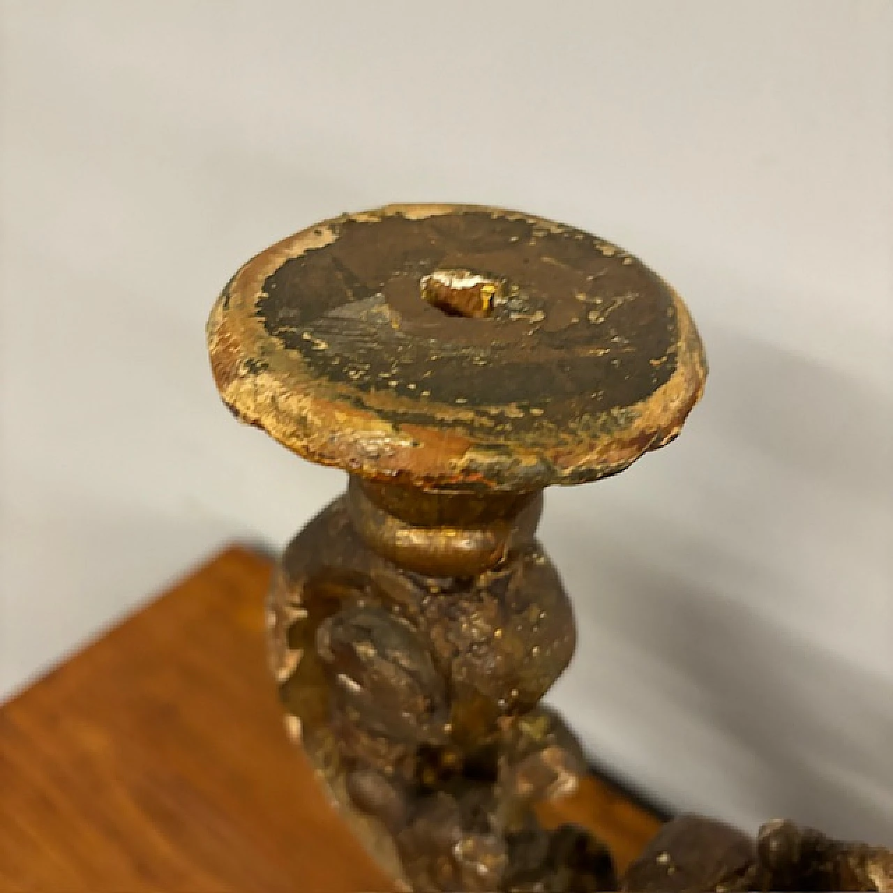 Gilded and carved wooden candelabra, 18th century 12