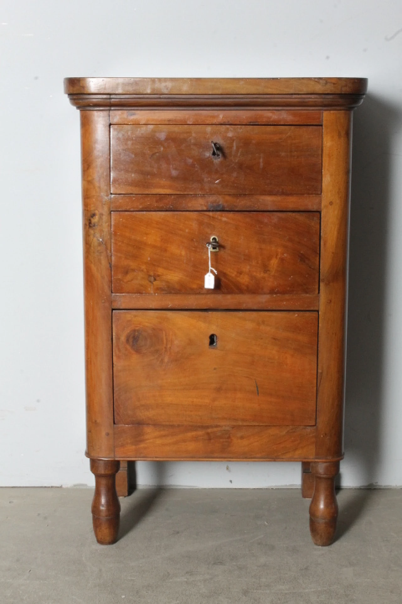 Lombard Charles X three-drawer sideboard in solid walnut, 1820 2