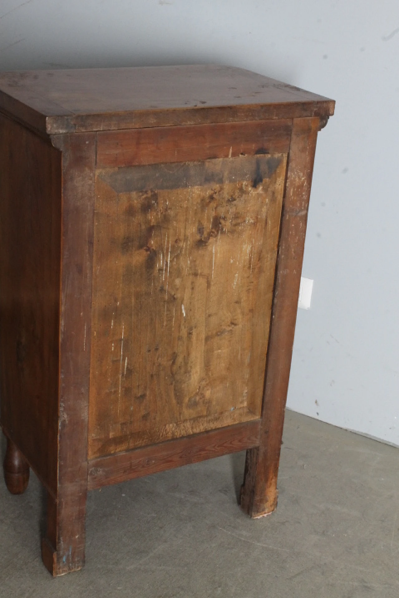 Lombard Charles X three-drawer sideboard in solid walnut, 1820 15