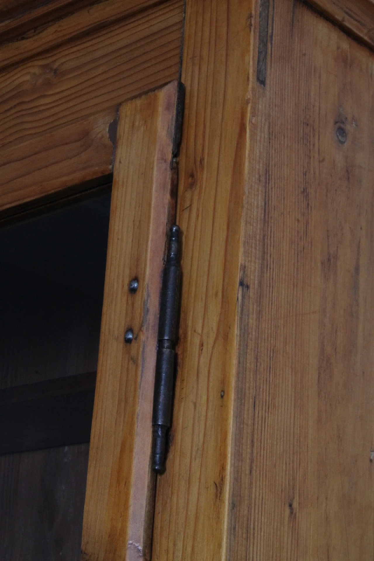 Tuscan rustic natural wood cupboard, 19th century 5