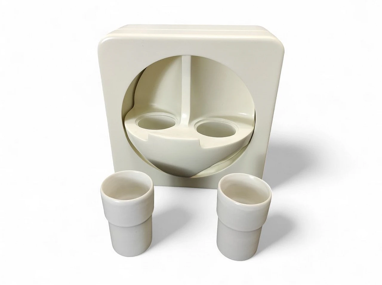 Bathroom set with toothbrush holder, 1970s 4