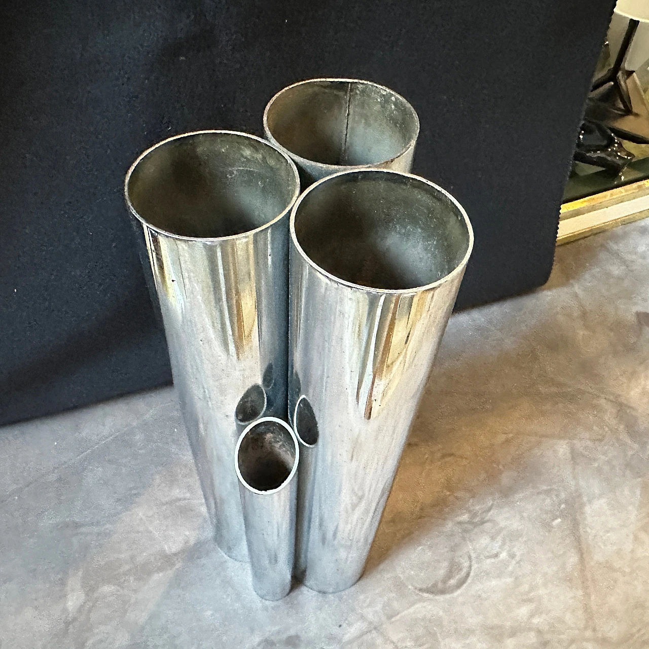 Chrome-plated metal cylinder vase in Gio Ponti style, 1960s 2