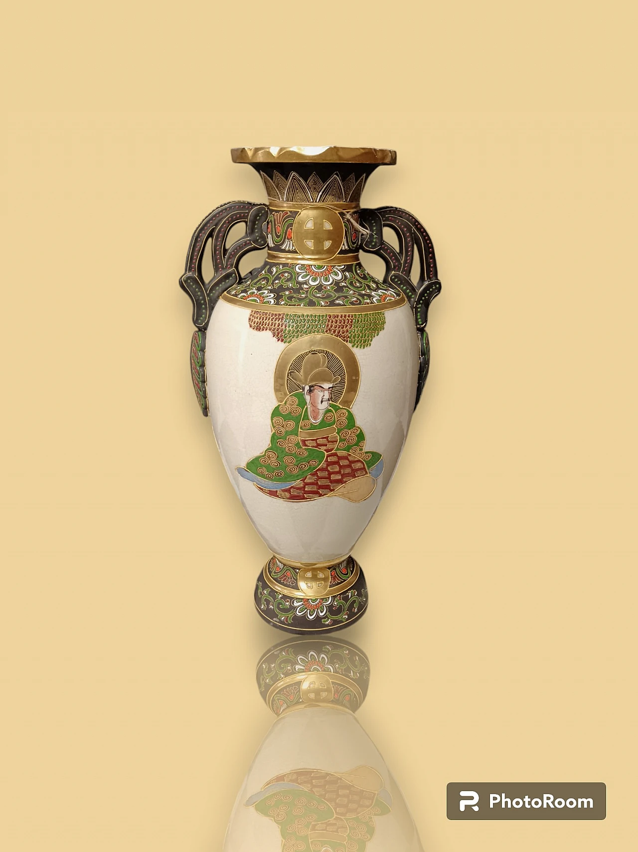 Japanese vase from the early 1900s 2