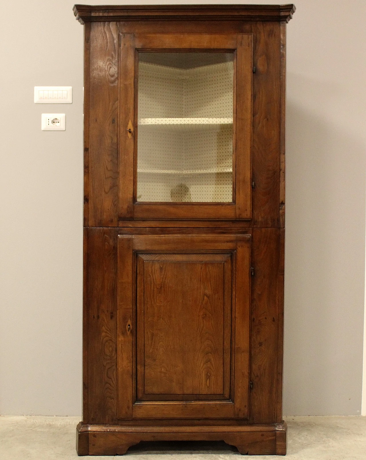 Chestnut wood showcase, 19th century 1