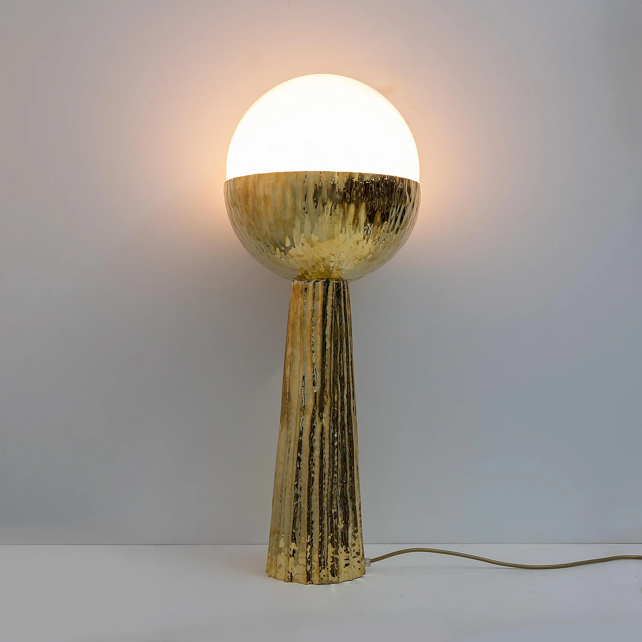 Pair of table lamps in brass and opaline glass, 2000s 5