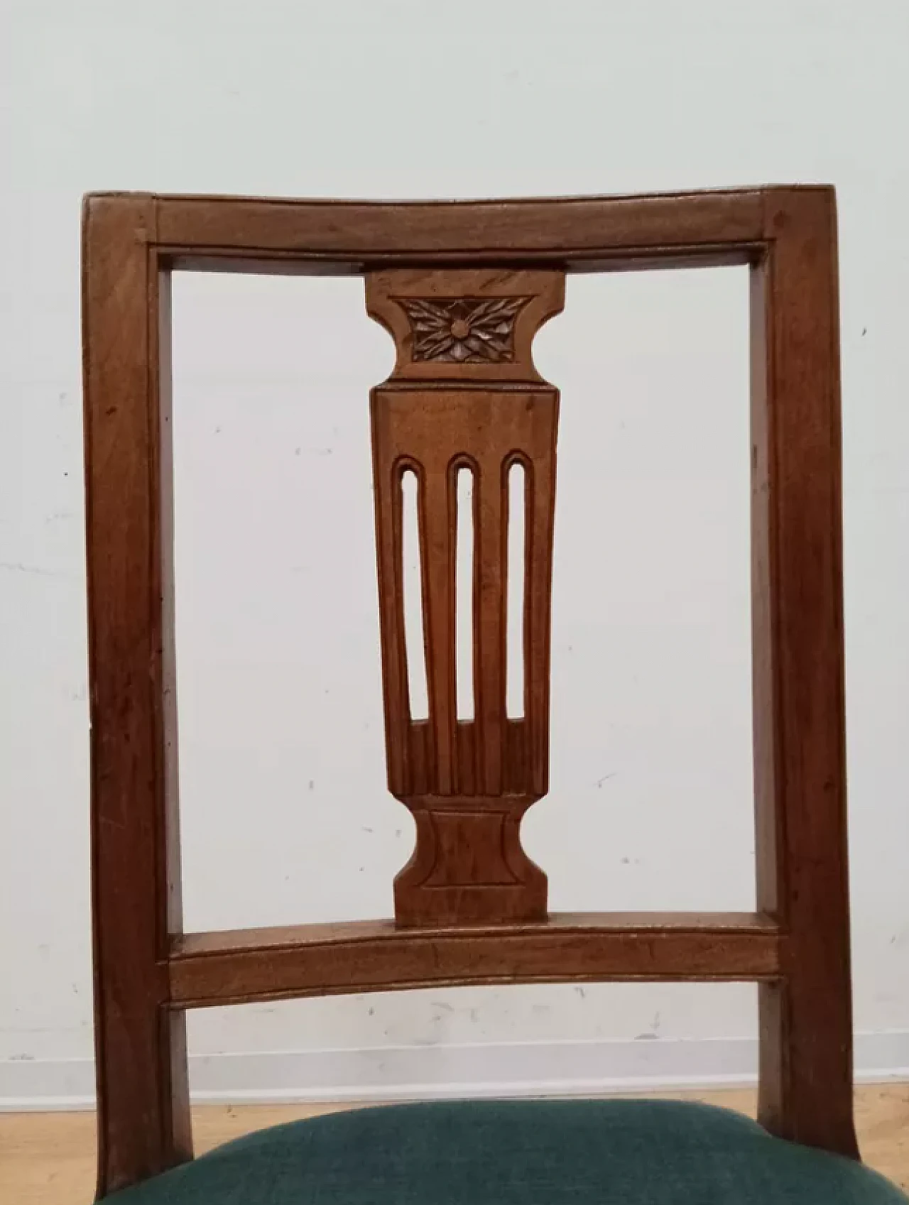 Louis XVI chair in walnut, late 18th century 7