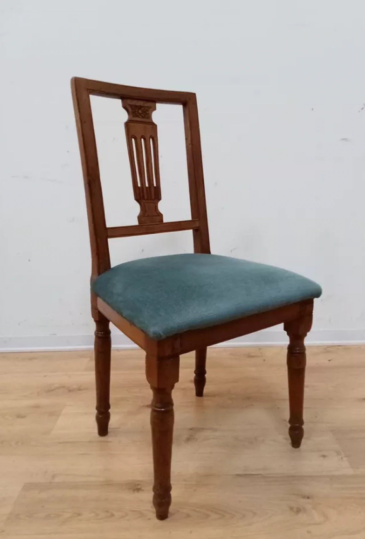 Louis XVI chair in walnut, late 18th century 12