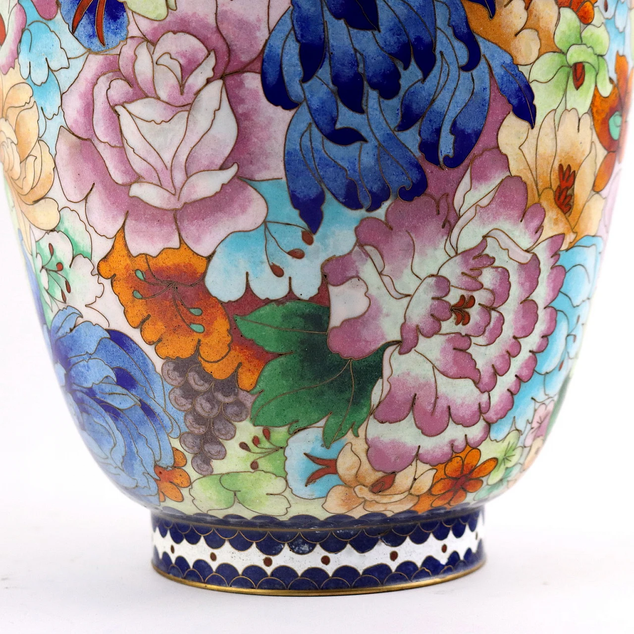 Cloisonnè vases multi-coloured decorations, XX Century 6