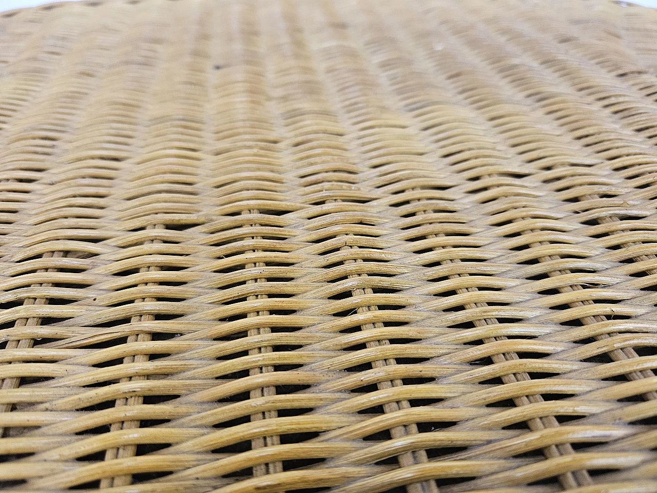 Outdoor wicker coffee table 6