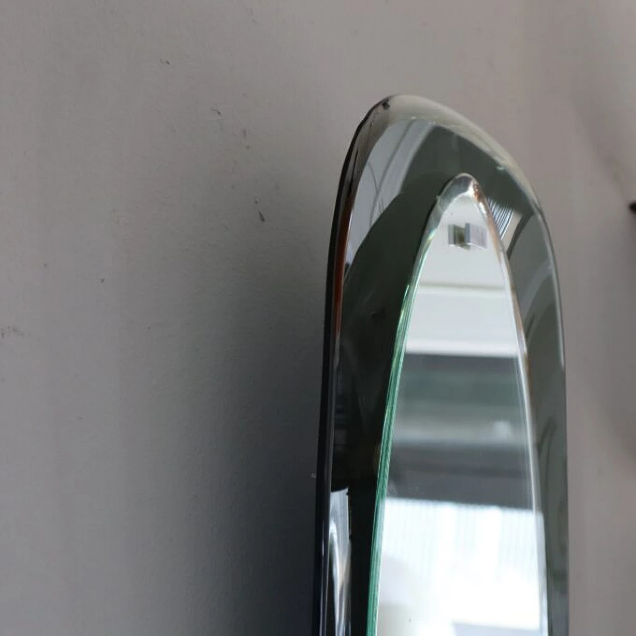 Curved Murano glass mirror in the style of Fontana Arte, 1960s 2