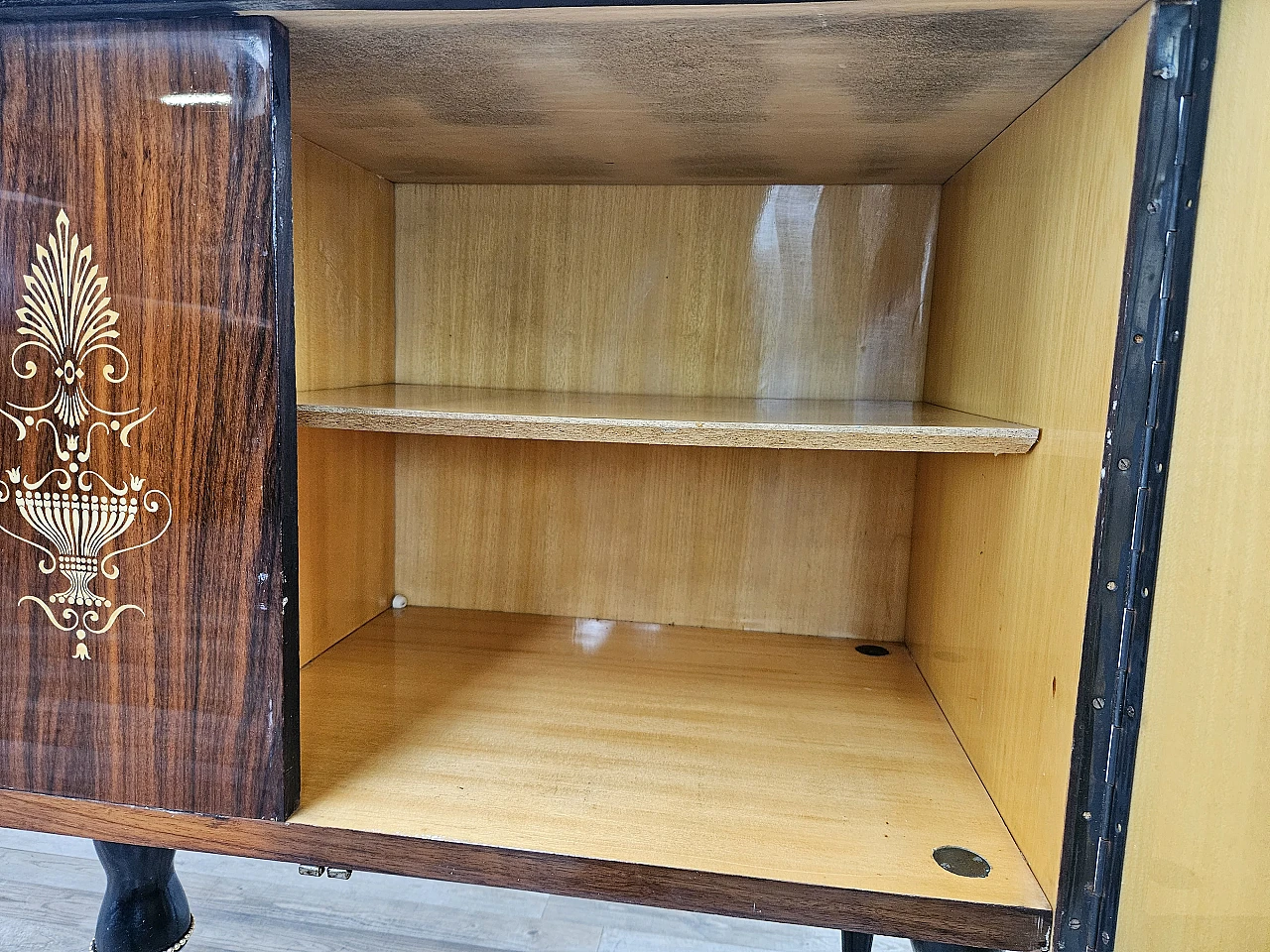 Mid Century sideboard mahogany and maple with glass, 50s 27