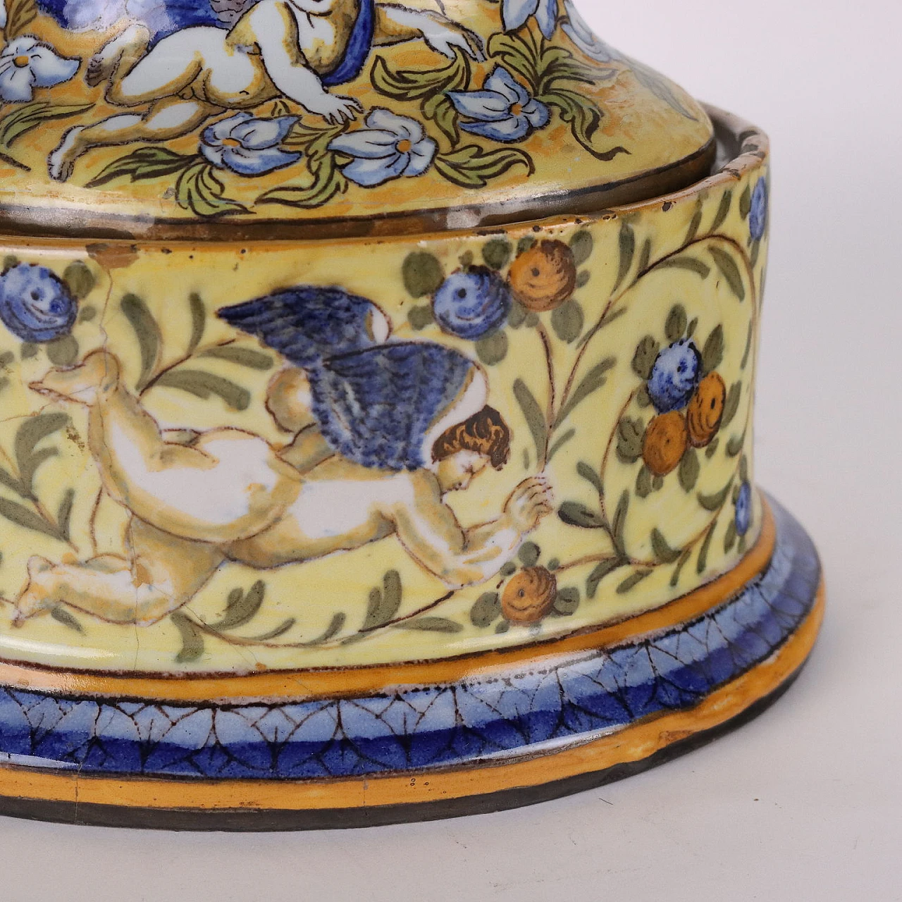 Vaso a Cratere in Maiolica Manifattura di Napoli 7