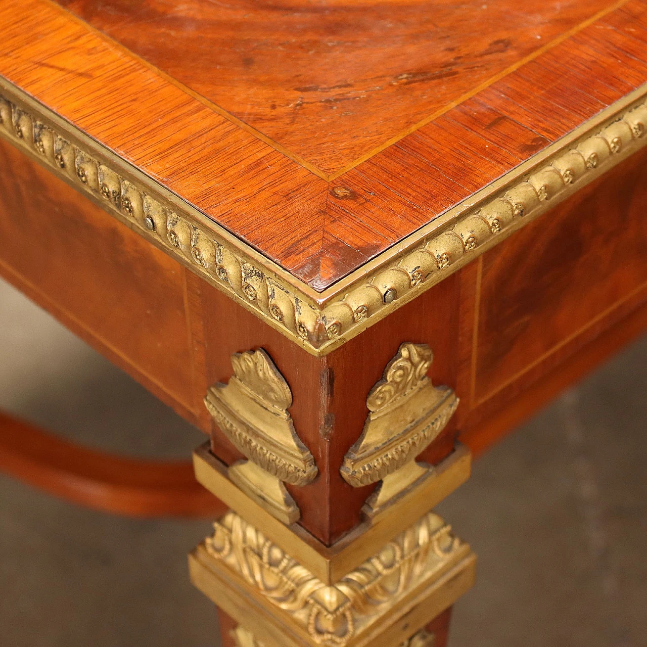 Mahogany veneer, mahogany feather and maple desk in Louis XVI style, late 19th century 4