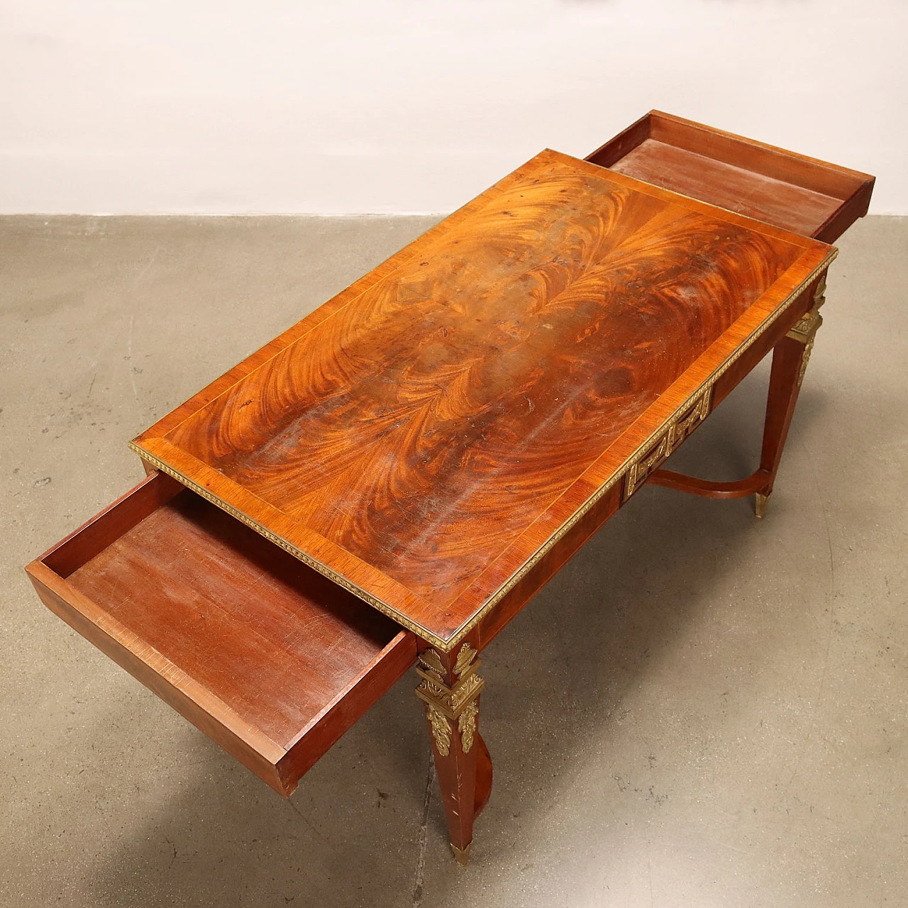 Mahogany veneer, mahogany feather and maple desk in Louis XVI style, late 19th century 7