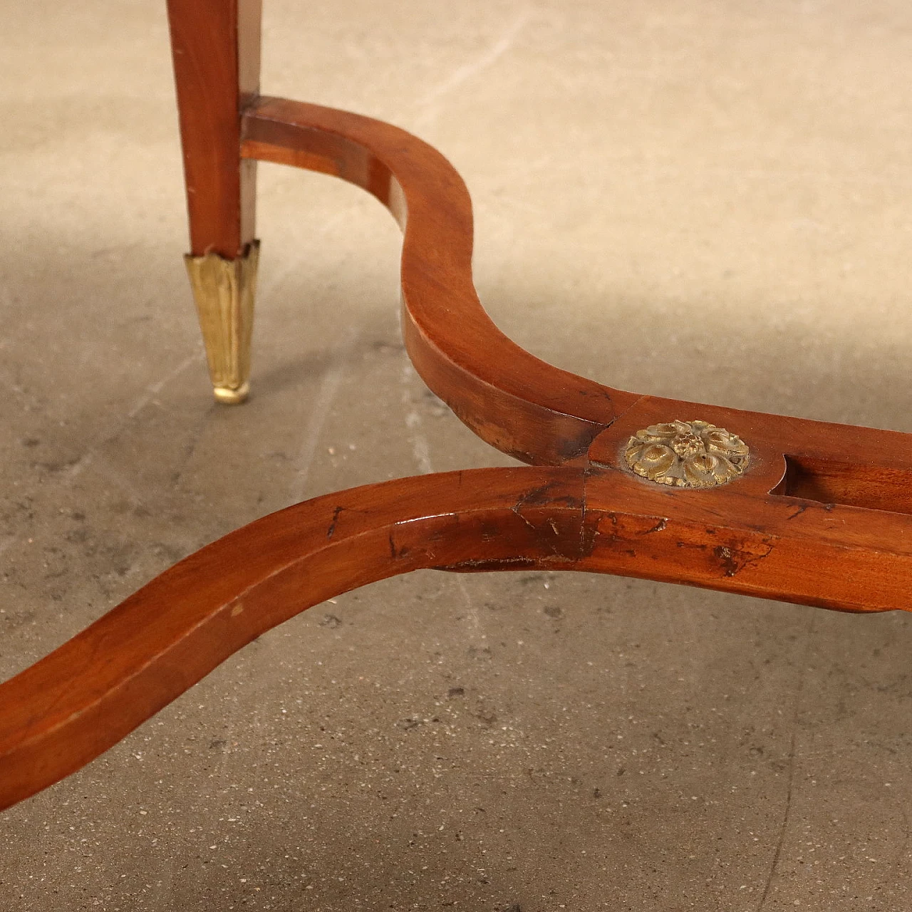 Mahogany veneer, mahogany feather and maple desk in Louis XVI style, late 19th century 8