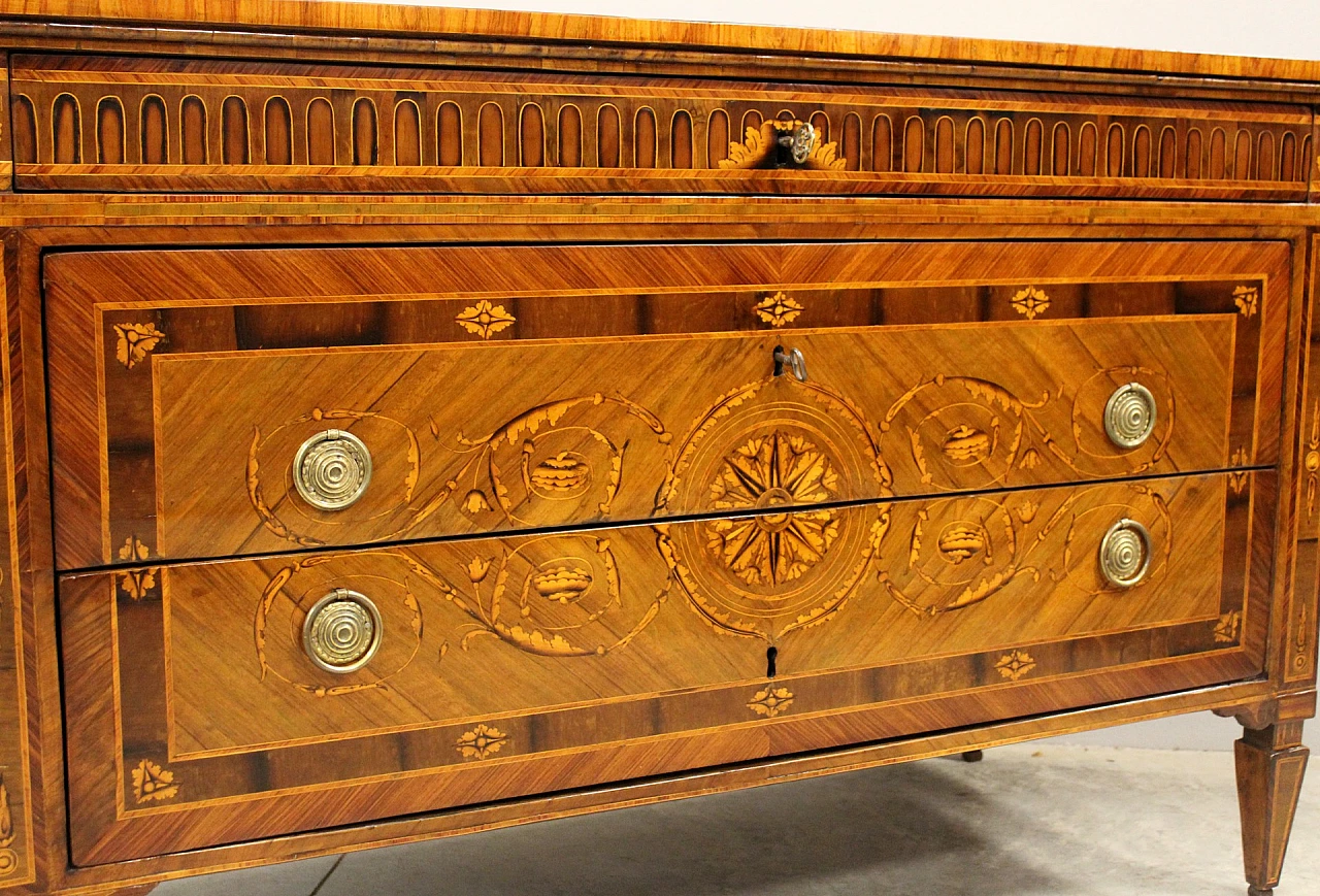 Louis XVI chest of drawers with three drawers in walnut, 18th century 7