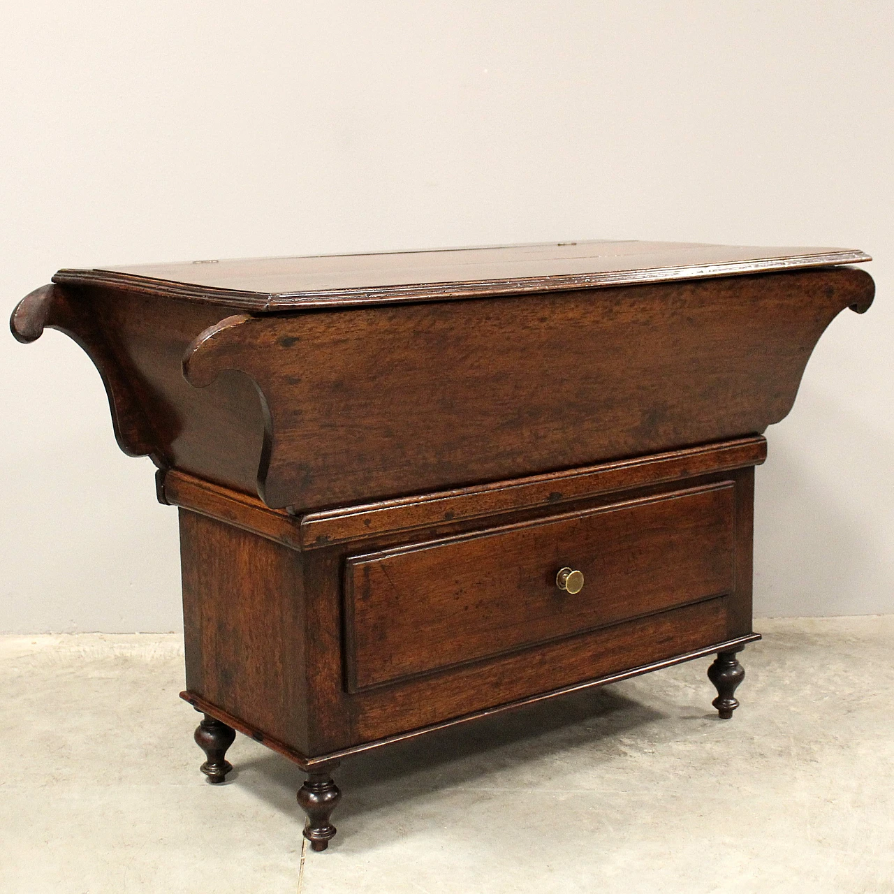 Italian walnut sideboard, 19th century 2