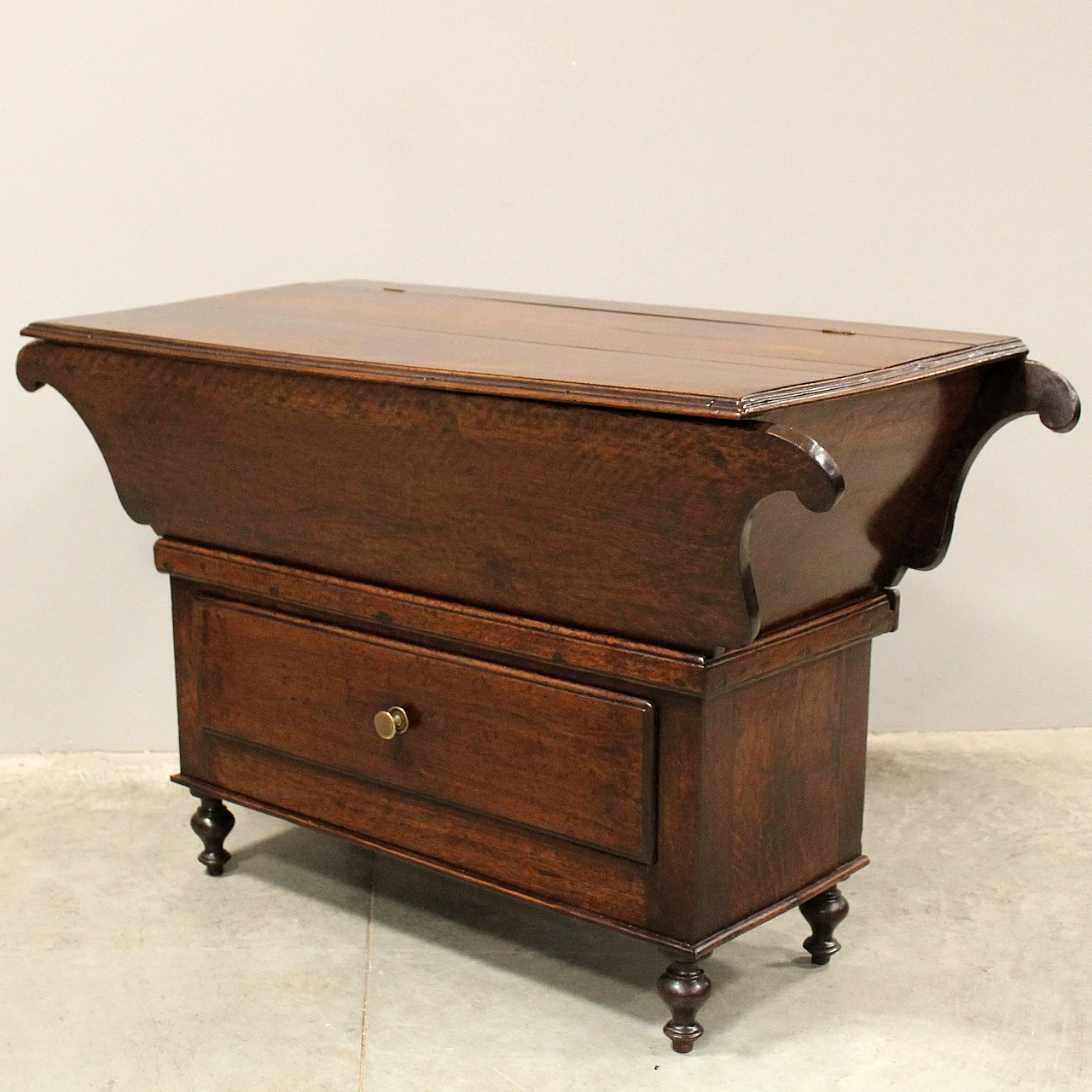 Italian walnut sideboard, 19th century 3